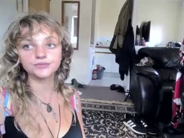 honeybones8 nude cam