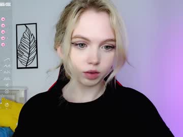 Nude girl small_blondee image #3804134