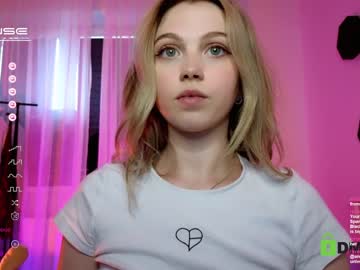 Nude girl small_blondee image #4695951