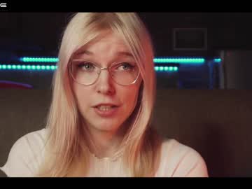 Nude tranny yourprettykate_ image #2945376