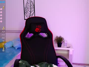 Nude girl small_blondee image #3747188