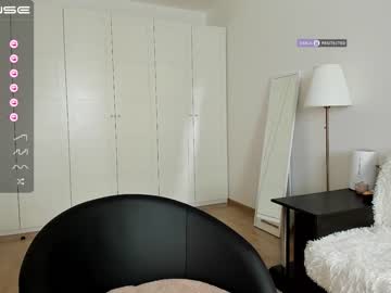 Nude girl intrigueeme image #2349045