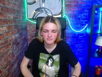 Nude girl emily_willes image #5039870