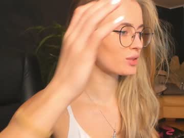 Nude girl linellali image #2870137