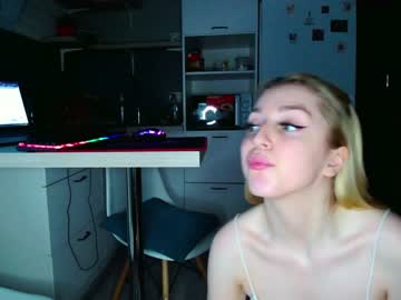 Nude couple kissallisse image #2071226