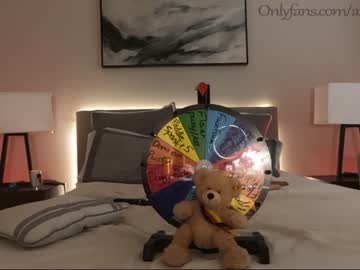 Nude couple ari_lovexo image #1511015