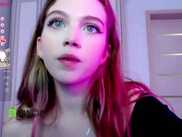 Nude girl small_blondee image #3300801