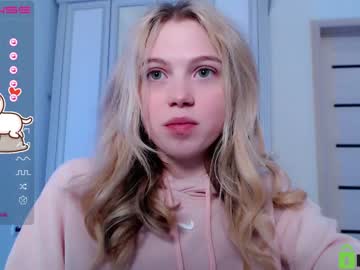 Nude girl small_blondee image #3665182