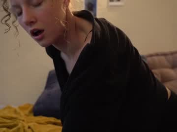 Nude girl sistinehashands image #3589044