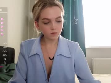 Nude girl small_blondee image #5311531