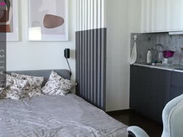 Nude girl _guesswhat_ image #1558216