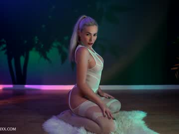 Nude girl provocatrixx image #2982379