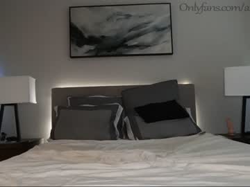 Nude couple ari_lovexo image #2063638