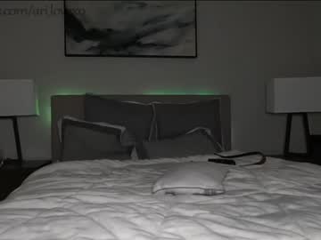 Nude couple ari_lovexo image #1052572