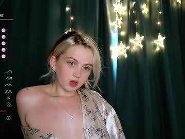 Nude girl small_blondee image #5096555