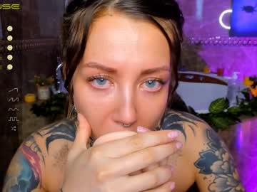 Nude girl nickyneck image #2212227