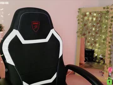 Nude girl shy_blondiee image #3820739