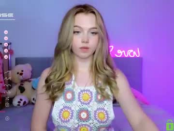 Nude girl small_blondee image #4667242