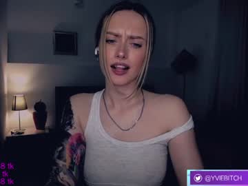 Nude girl _yvie_ image #4496373