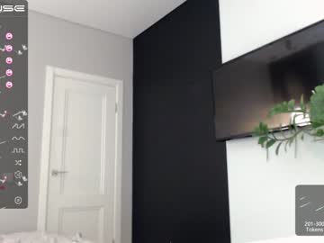 Nude girl small_blondee image #1912086