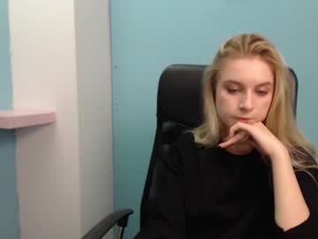 _petite_sweet nude cam