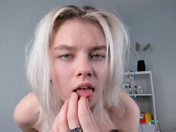 Nude girl _naked_heart_ image #5644658