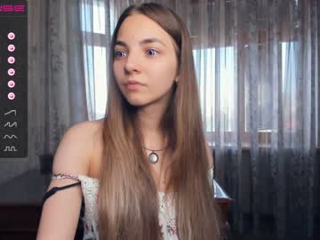 Nude girl shy_media image #4654055