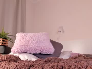 Nude girl kiss__it__better image #719017