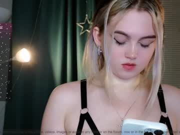 Nude girl small_blondee image #6522801