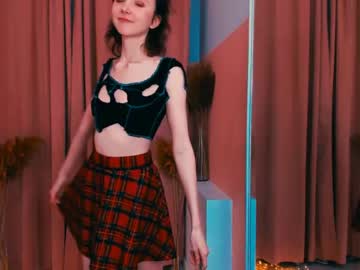 Nude girl hailiemills image #3061958