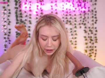 Nude girl shycinderella image #4738346