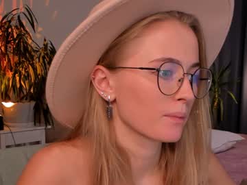 Nude girl linellali image #2756992