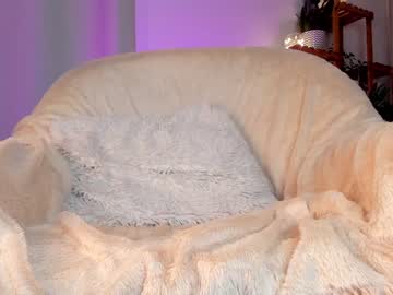 Nude girl kiss__it__better image #4139030