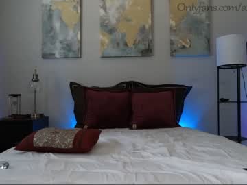 Nude couple ari_lovexo image #1984409