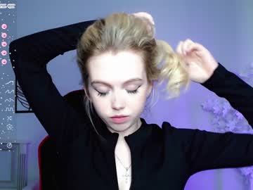 Nude girl small_blondee image #3818810