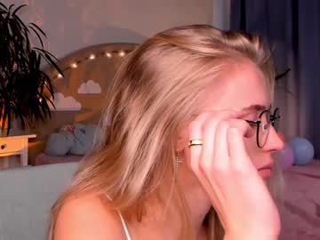 Nude girl linellali image #2572049