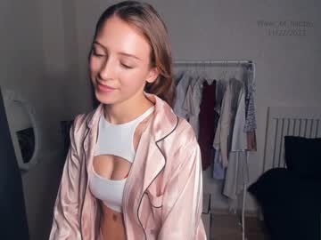 Nude girl wave_of_happy_ image #5775183