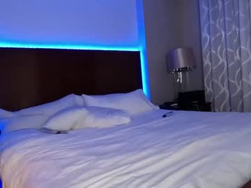 Nude couple ari_lovexo image #5983184