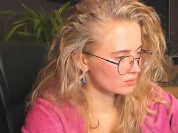 Nude girl linellali image #2822210