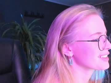 Nude girl linellali image #2980315