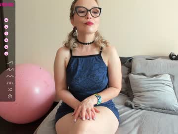 Nude girl emilymilf__ image #4459813