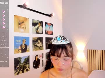 Nude girl little_effy18 image #3970437