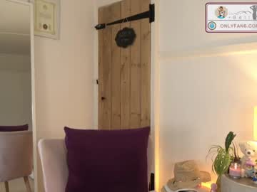 Nude girl belle_jlou image #2705436