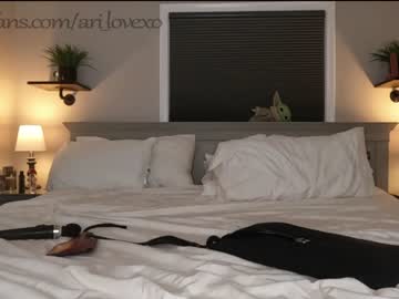 Nude couple ari_lovexo image #3840747