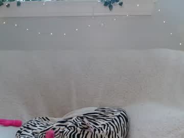 Nude girl petitegirluvsdick image #4761556