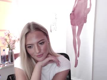 Nude girl shy_zorii image #1370676