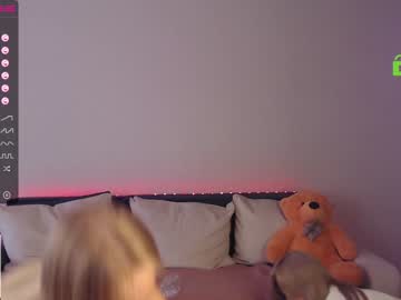 Nude couple alice_loyse_ image #2426051