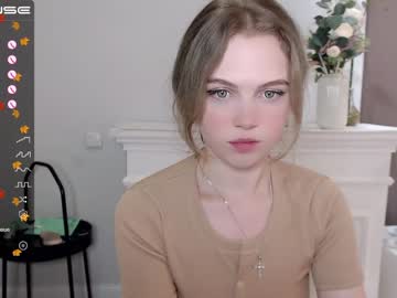 Nude girl small_blondee image #2865790