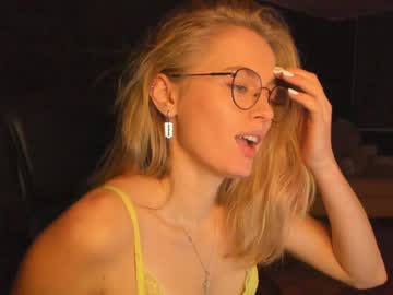 Nude girl linellali image #2952681