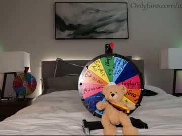 Nude couple ari_lovexo image #2006671